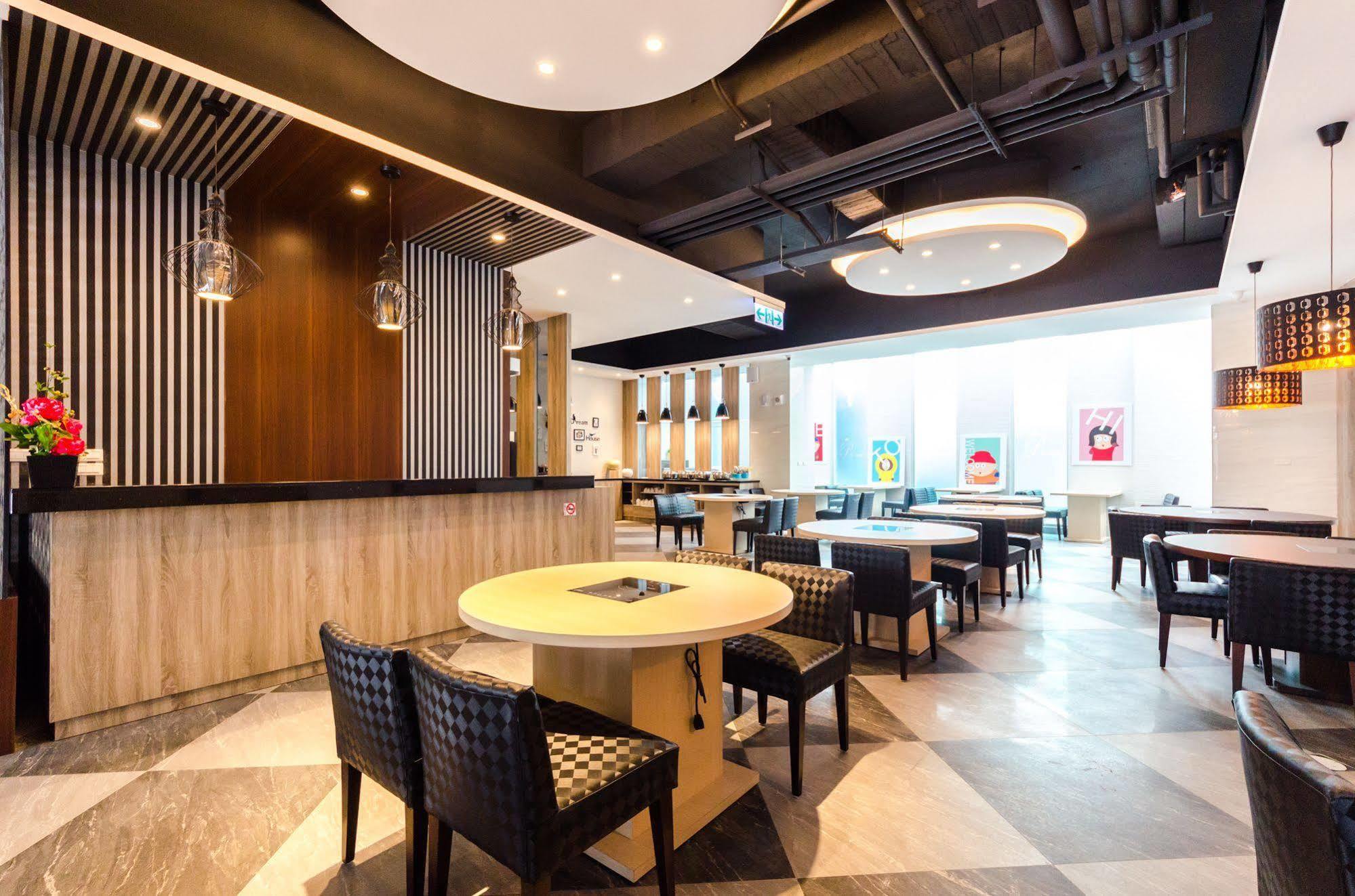 P&E Hotel Tainan Eksteriør billede